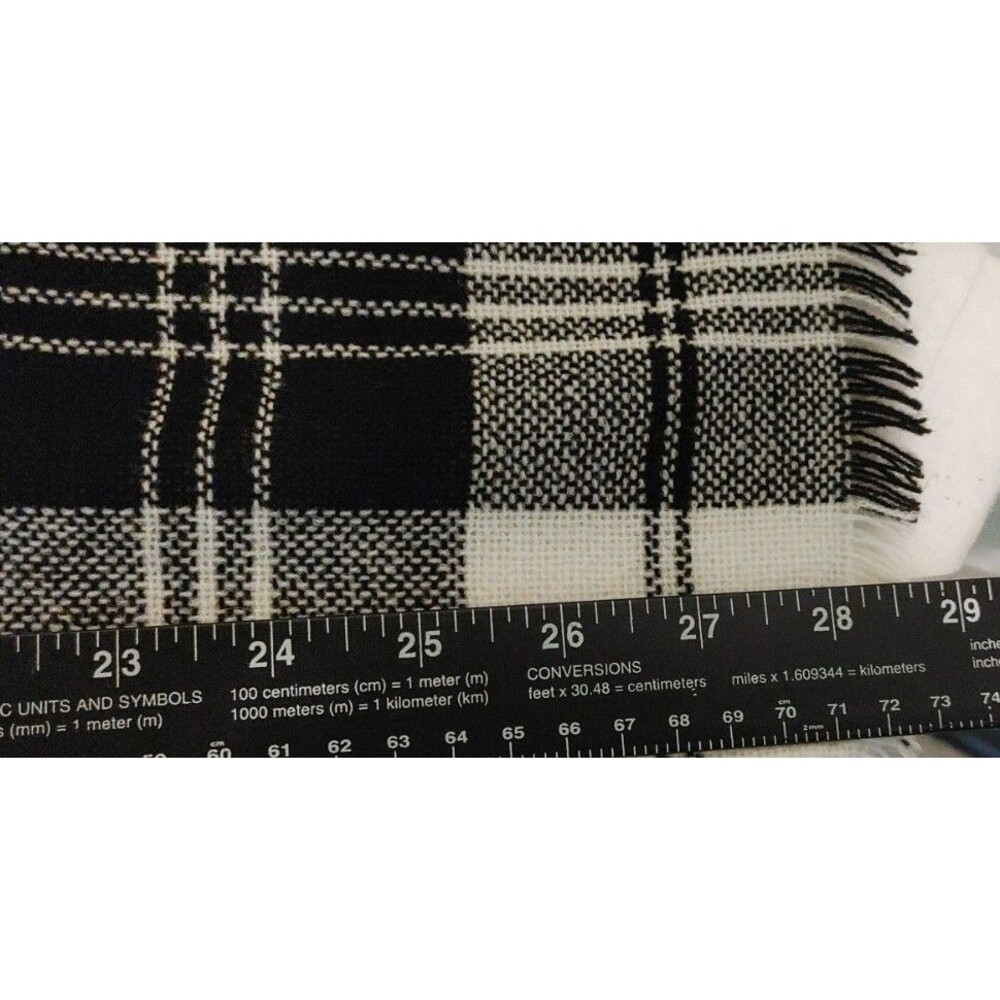 Vintage Scarf 29" x 29" 100% Acrylic Made in Japan Black White Plaid - Picture 3 of 3